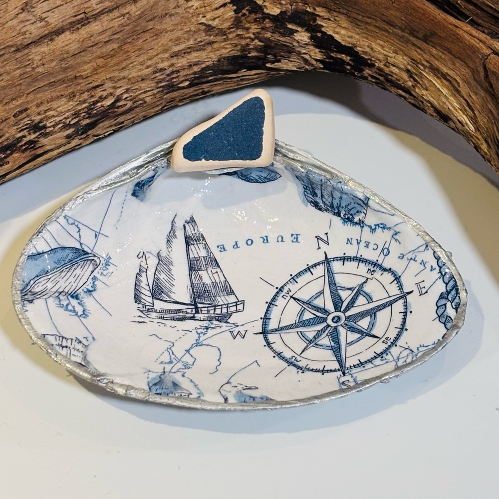 Seaclam Trinket Holder/Decor